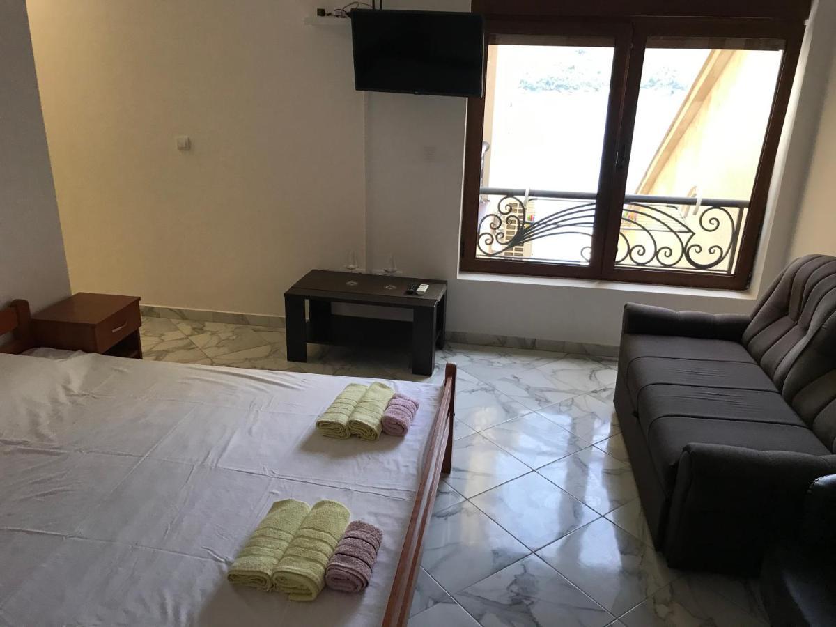 Vilena Apartmani Τίβατ Εξωτερικό φωτογραφία